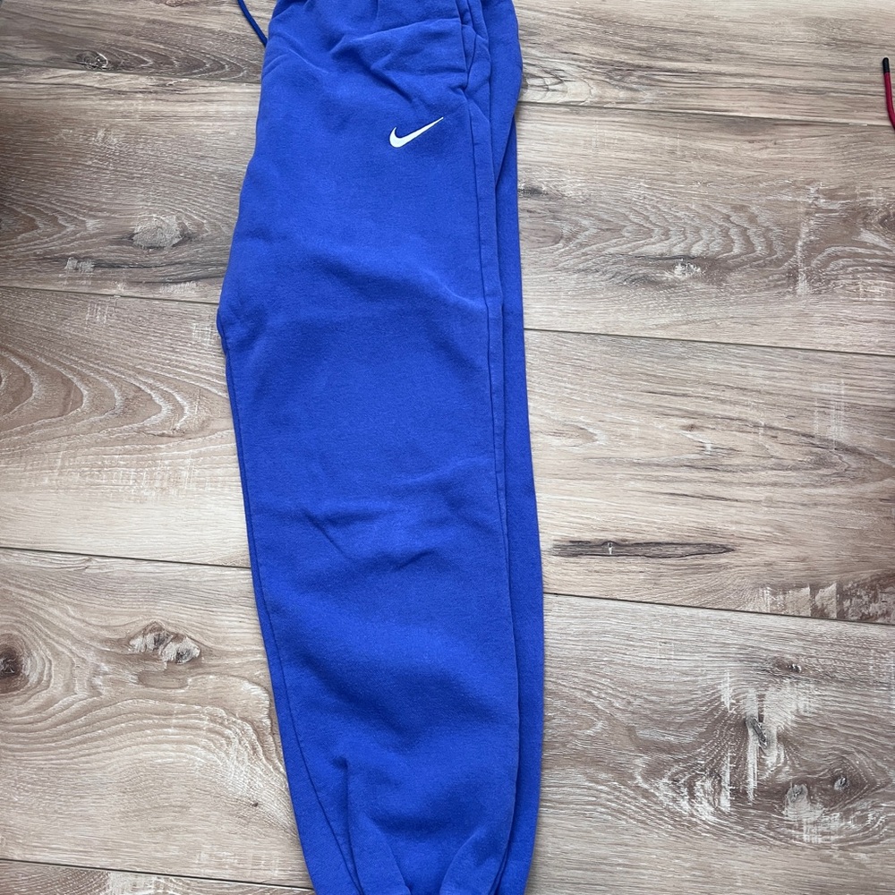 Nike Women’s Royal Blue Sweatpants Small
